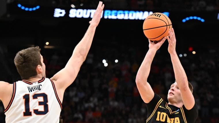 Iowa 20 minutes from history as Elite 8 run pauses for bizarre horn delay