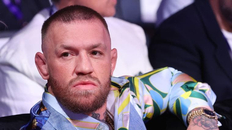 Conor McGregor makes surprise return to boxing ring