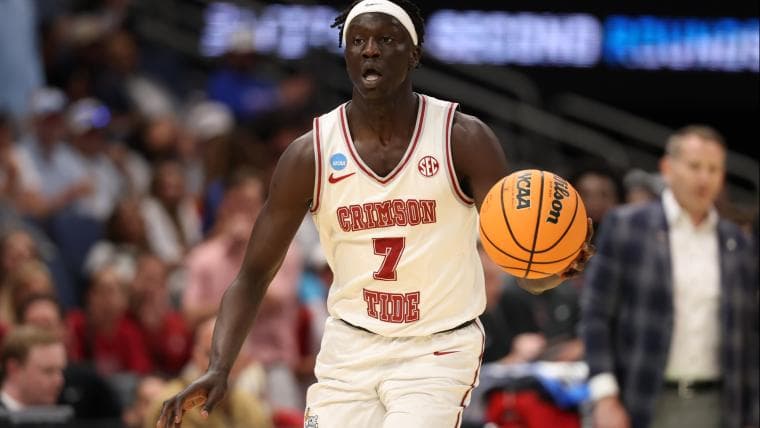 Oregon Ducks linked to 6-foot-10 transfer forward from Alabama