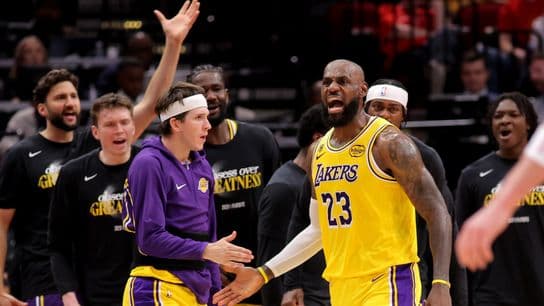 Lakers' defense stonewalls Rockets, 98-78, to advance to second round