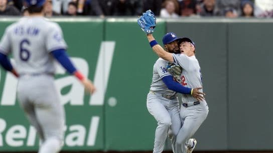 Dodgers' offense stalls, defense collapses