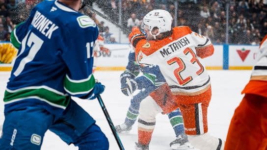 McTavish snaps drought, earns Ducks another comeback in Vancouver