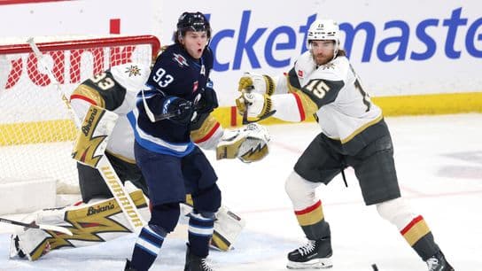 Mistakes continue to hound Golden Knights against Jets