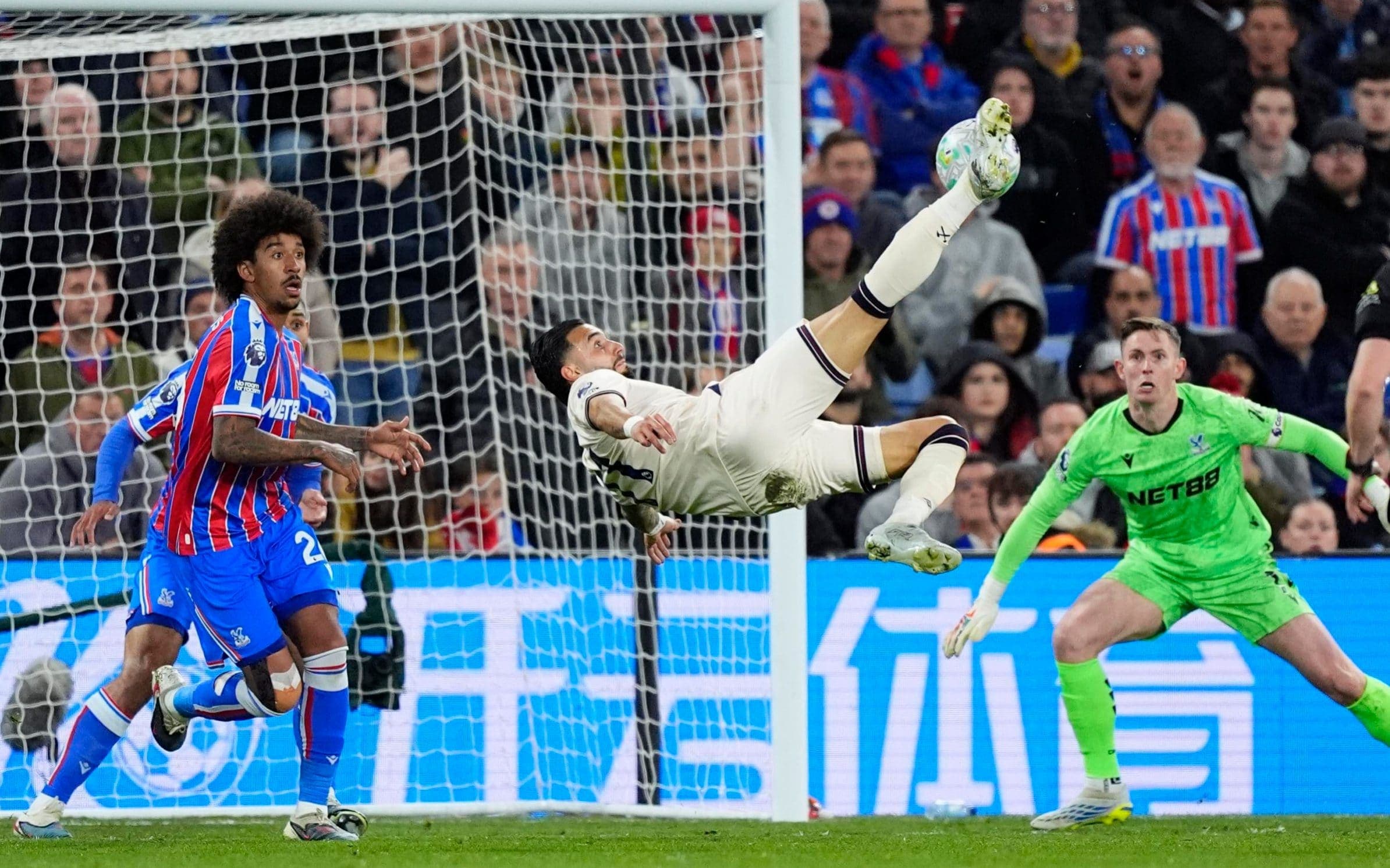 West Ham hold on for precious point to confirm Wolves relegation