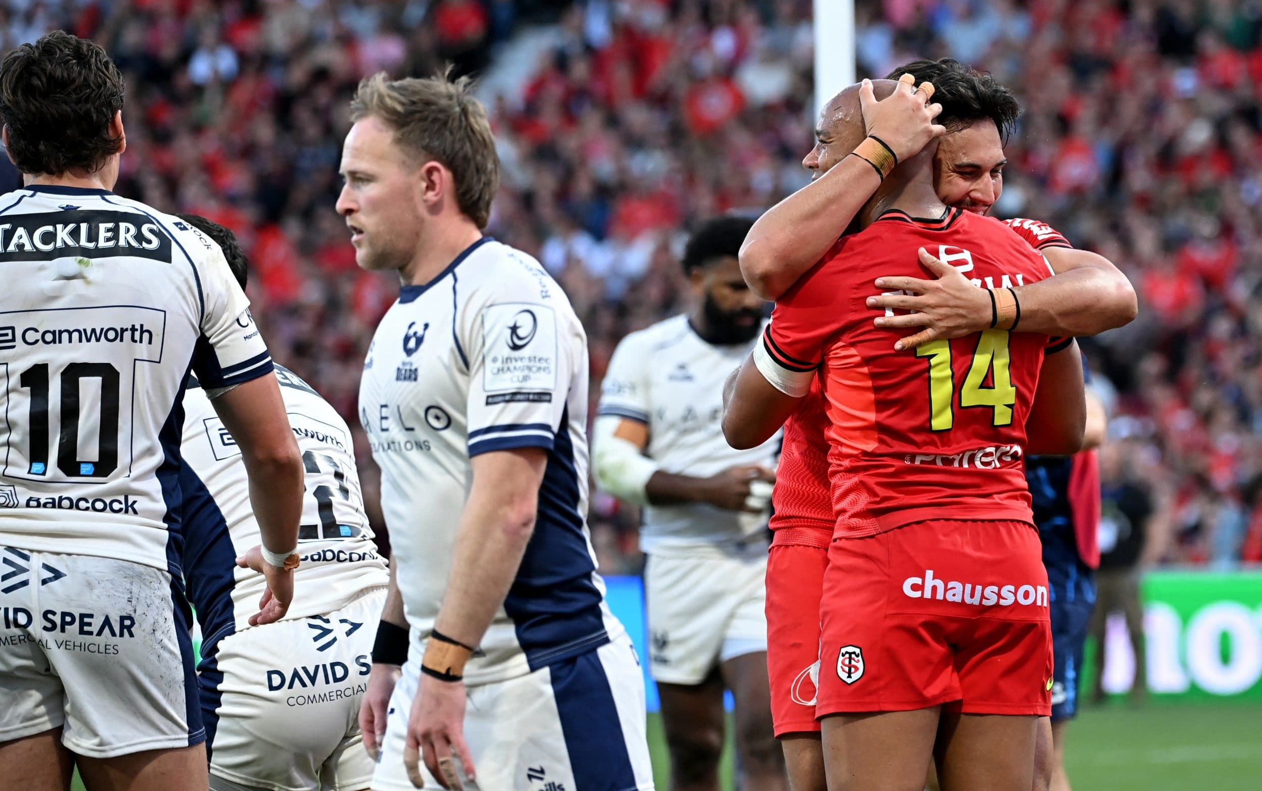 Toulouse play rugby from the gods to demolish Bristol