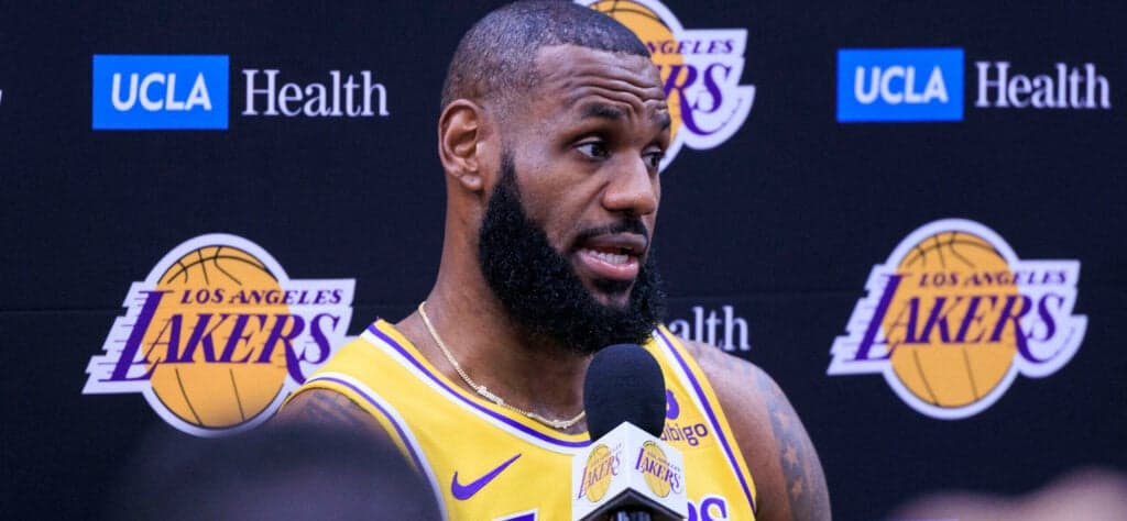 LeBron James Could Betray Lakers With Shock Rivals Move