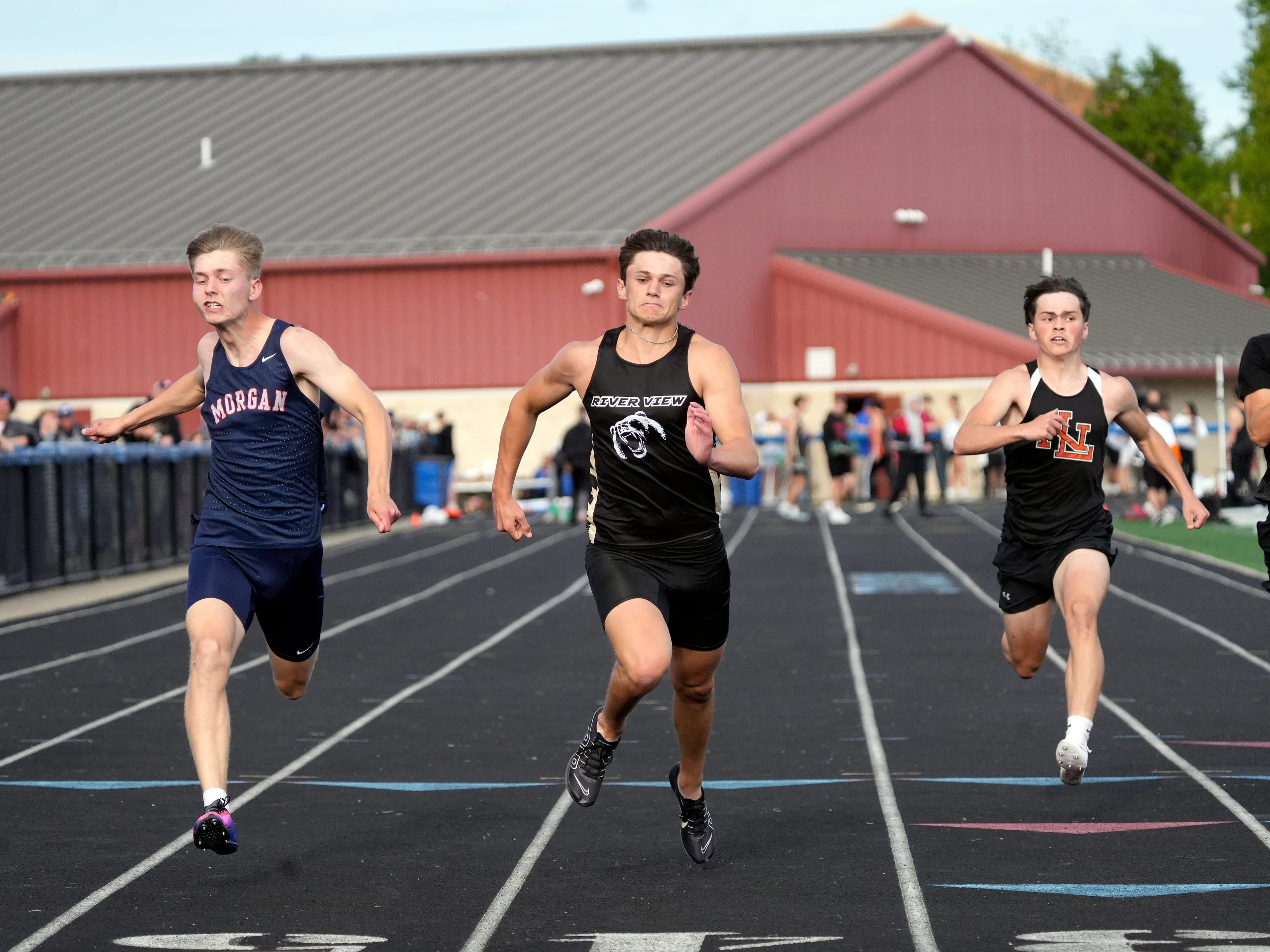 Ashlynn Kuklica among stars who shine at MVL track meet