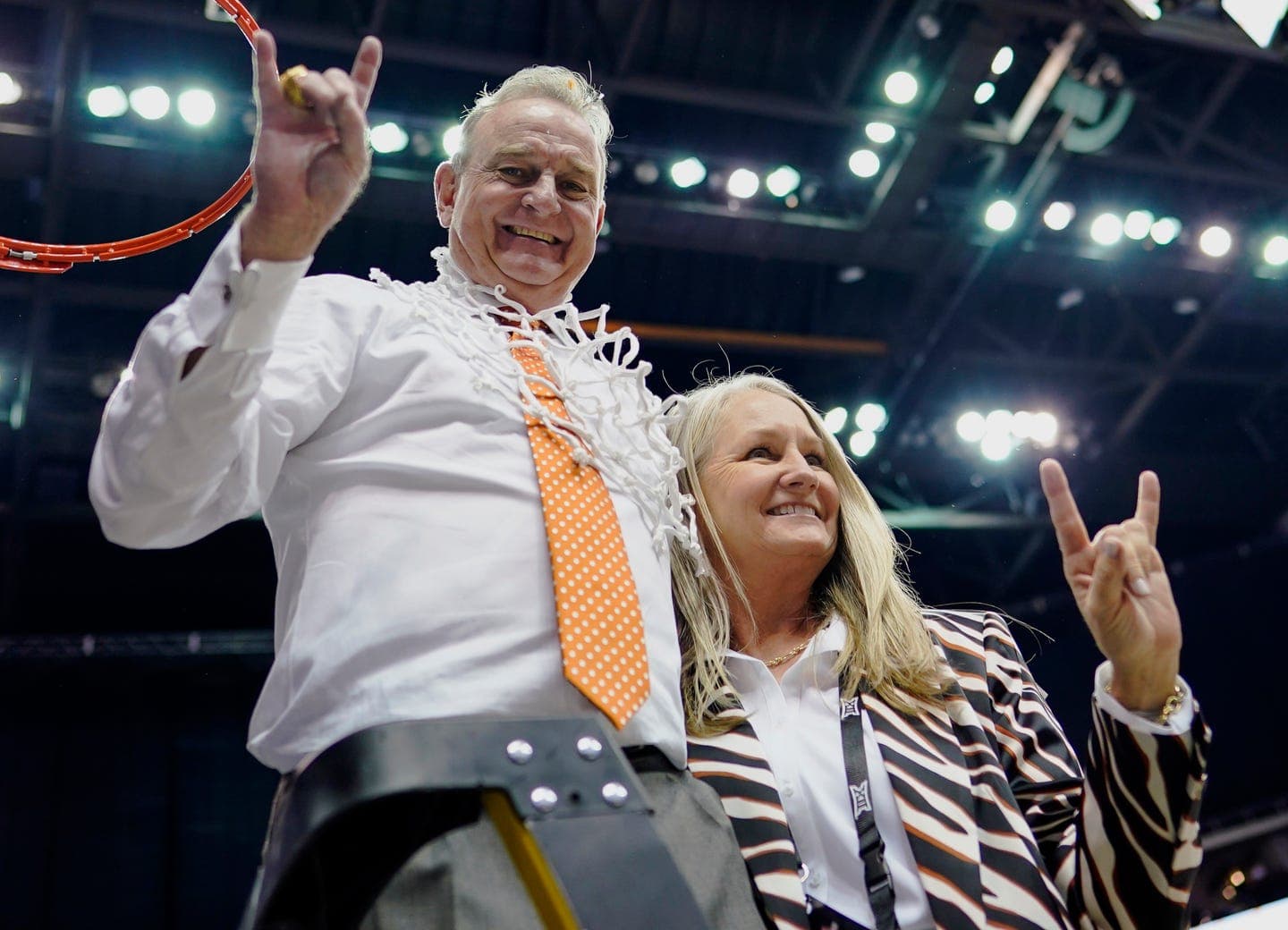 How Texas Coach Vic Schaefer’s Wife Holly Changed His Coaching Philosophy