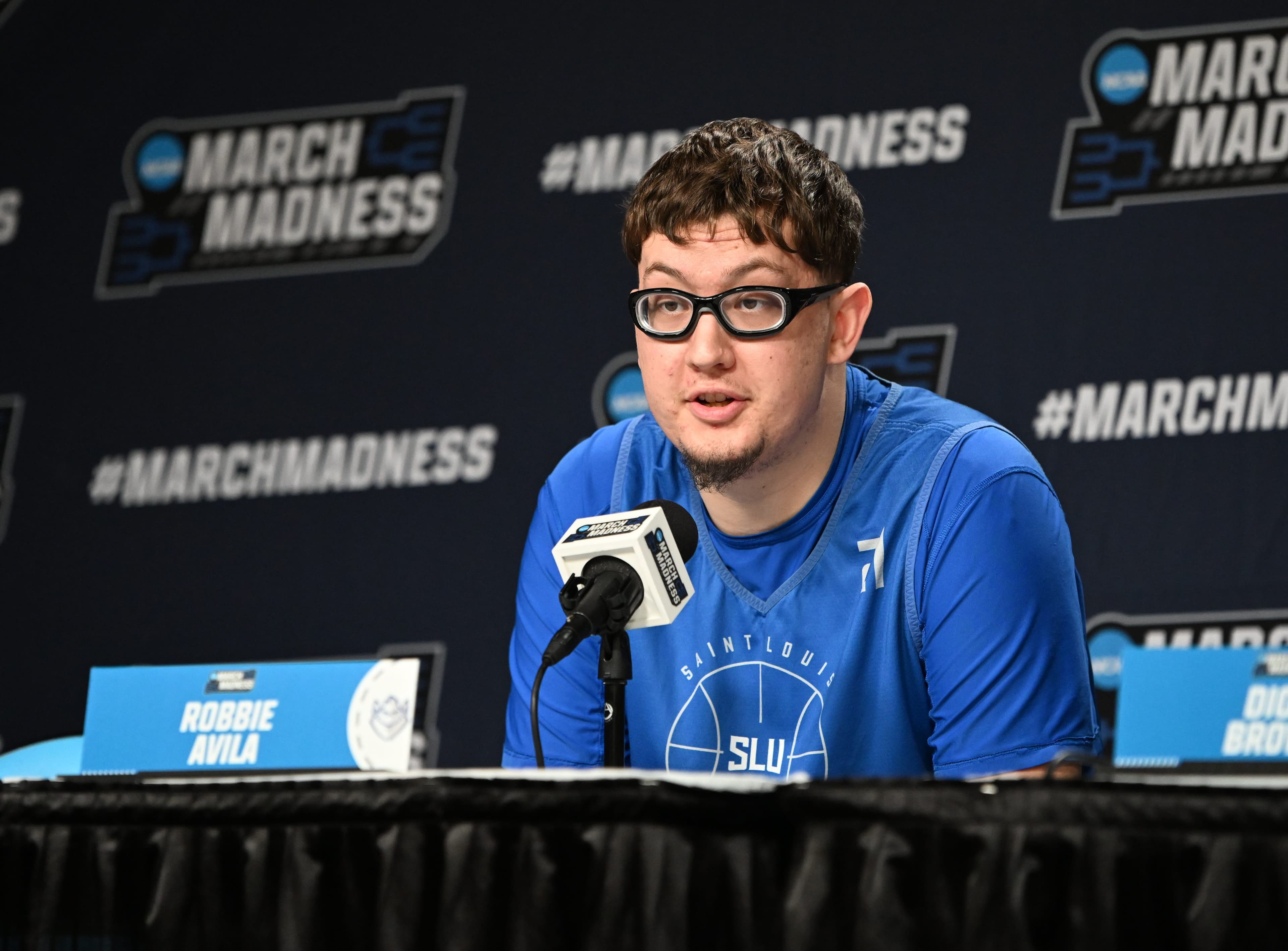 Dick Vitale predicts winner of Georgia basketball vs. Saint Louis game