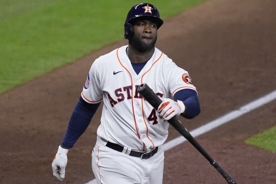 Watch: Daikin Park roof denies Astros' Yordan Alvarez of likely home run