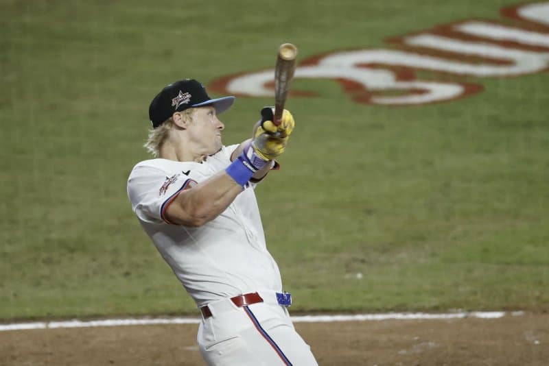 New Headline: Marlins Present 20-Year-Old Pitcher as the Next Big Thing in Their Season