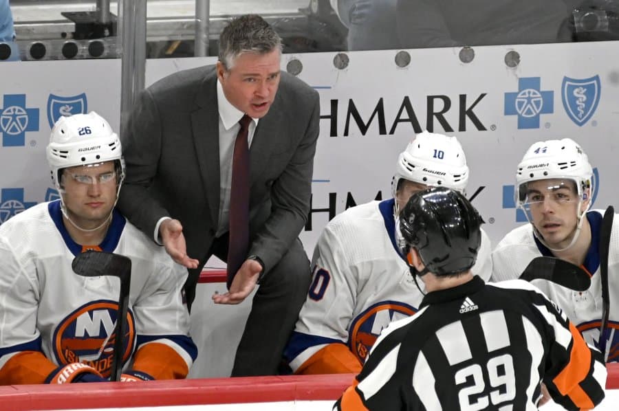 N.Y. Islanders fire head coach Patrick Roy, name DeBoer as replacement