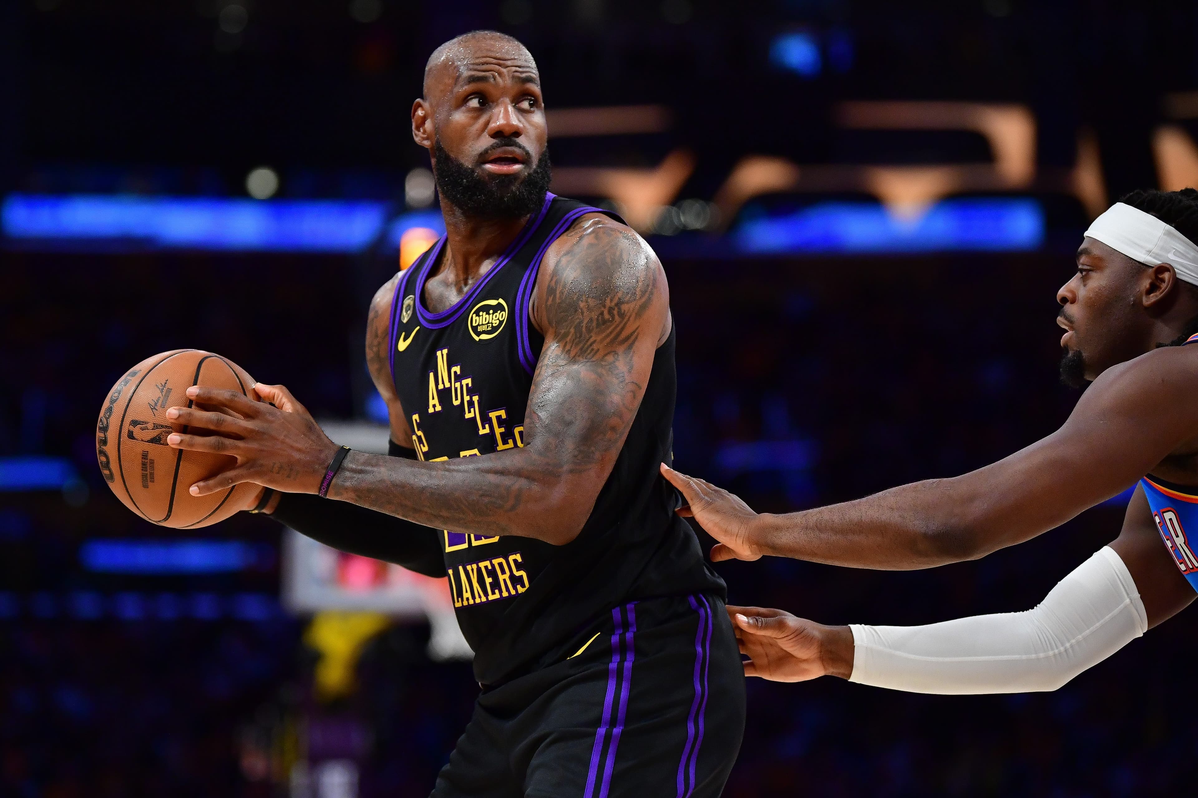 LeBron James relishes leading Lakers. Would he accept lesser role again?