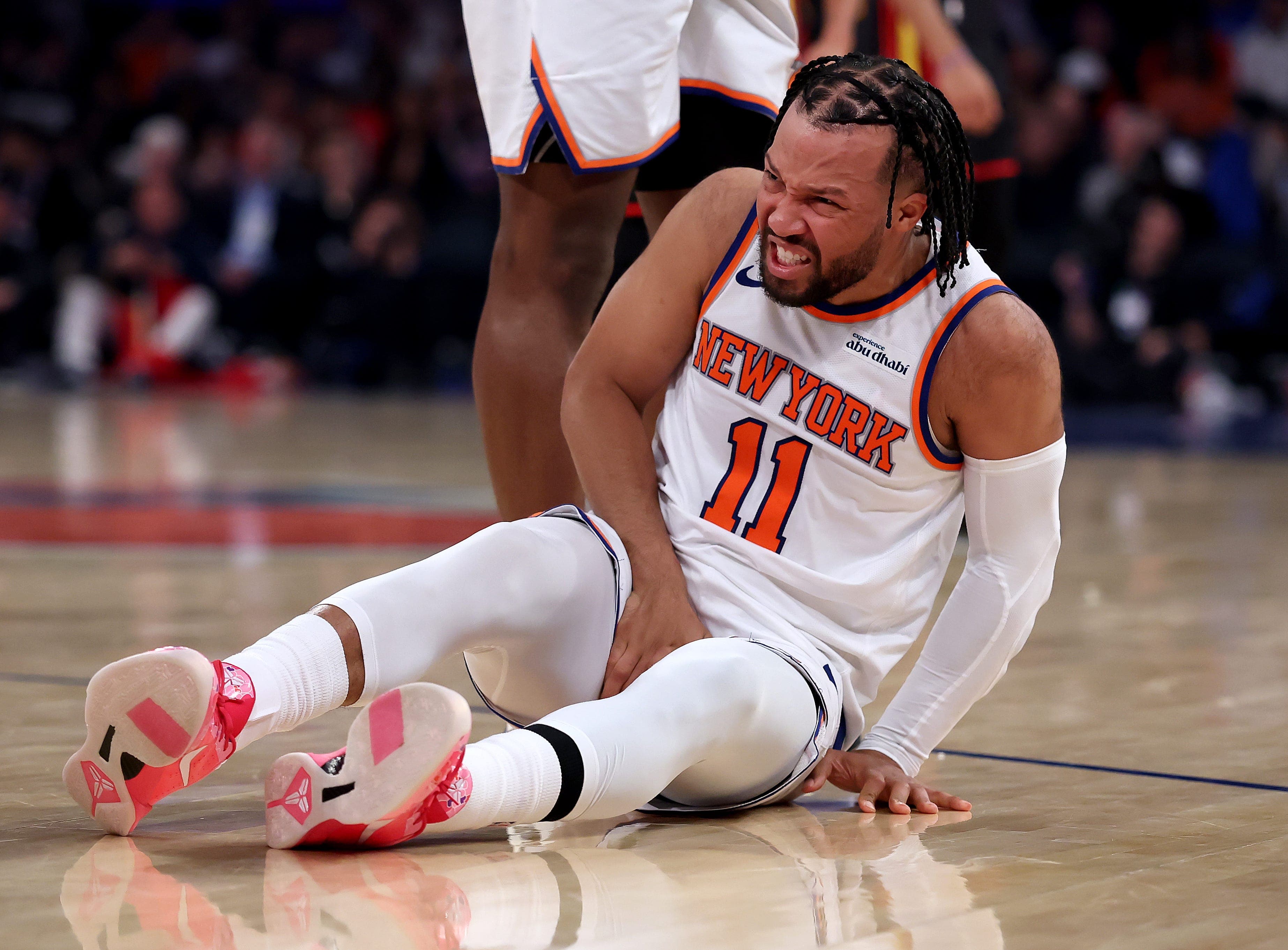 CJ McCollum rips Jalen Brunson for 'Broadway' performance after kick to groin