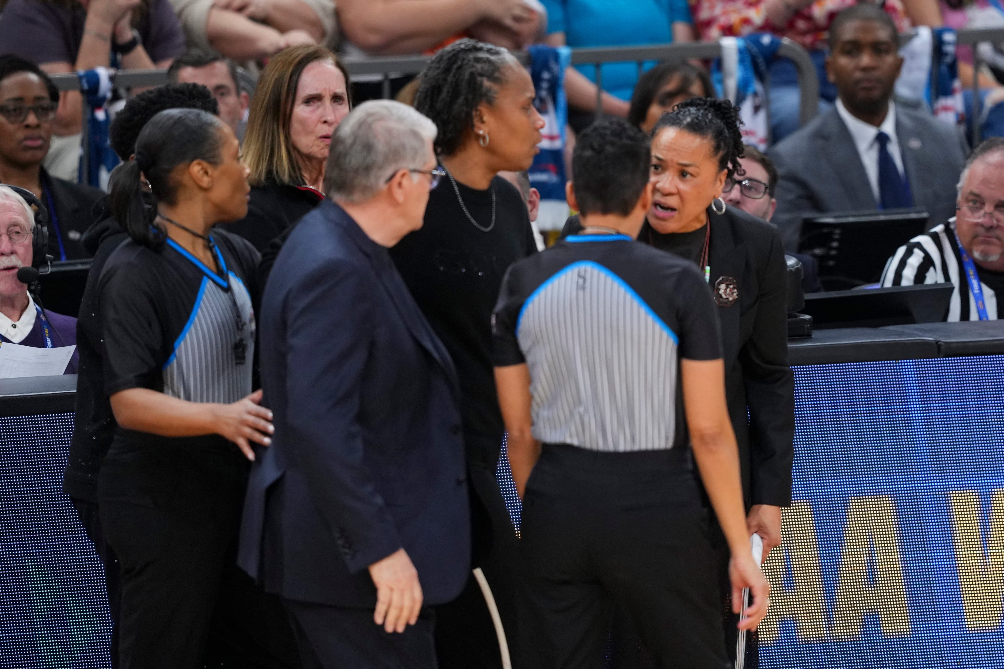 Geno Auriemma, Dawn Staley to meet again after Final Four clash in Hall of Fame Showcase