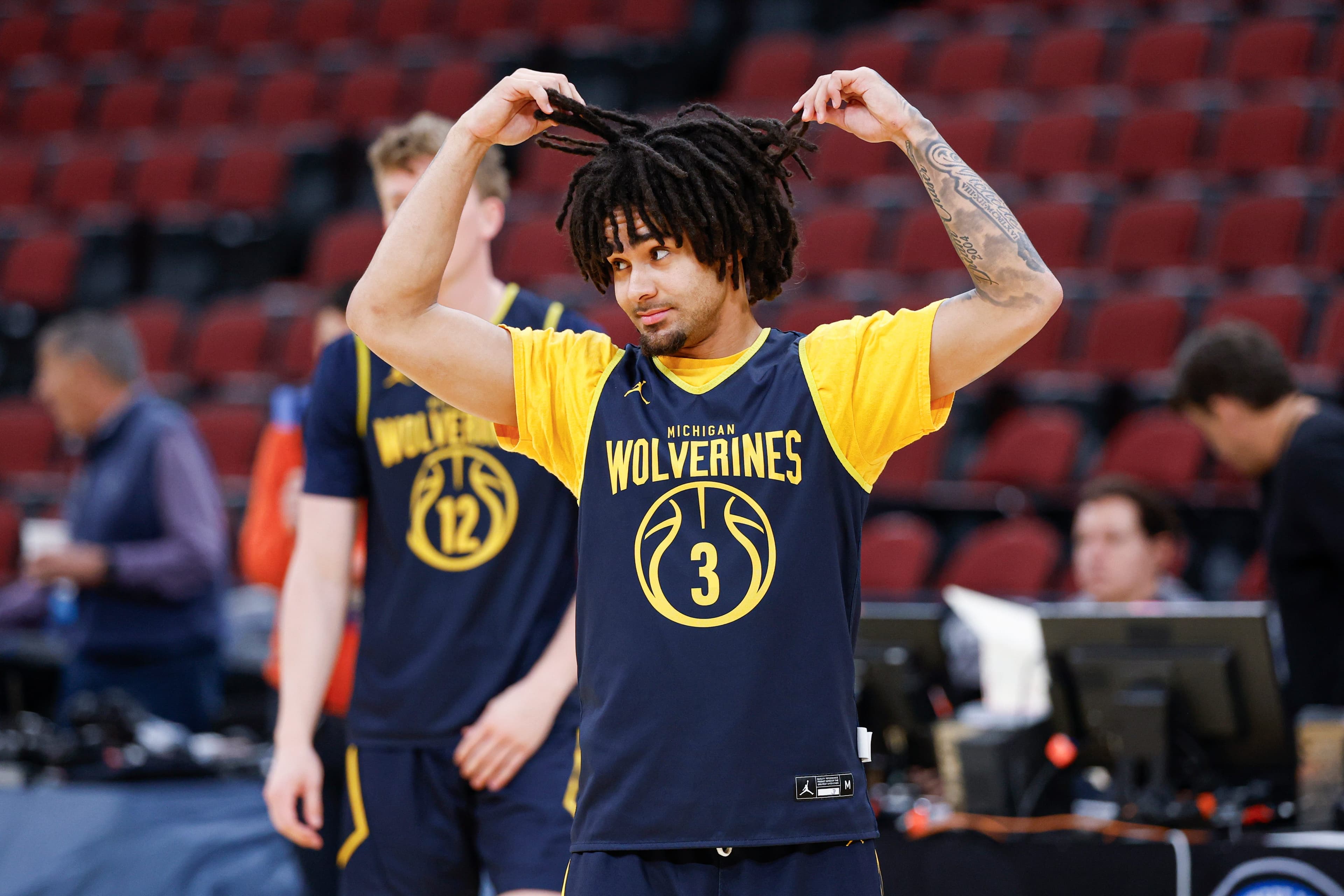 Hearing, vision issues haven’t stopped Elliot Cadeau from leading Michigan's potent offense