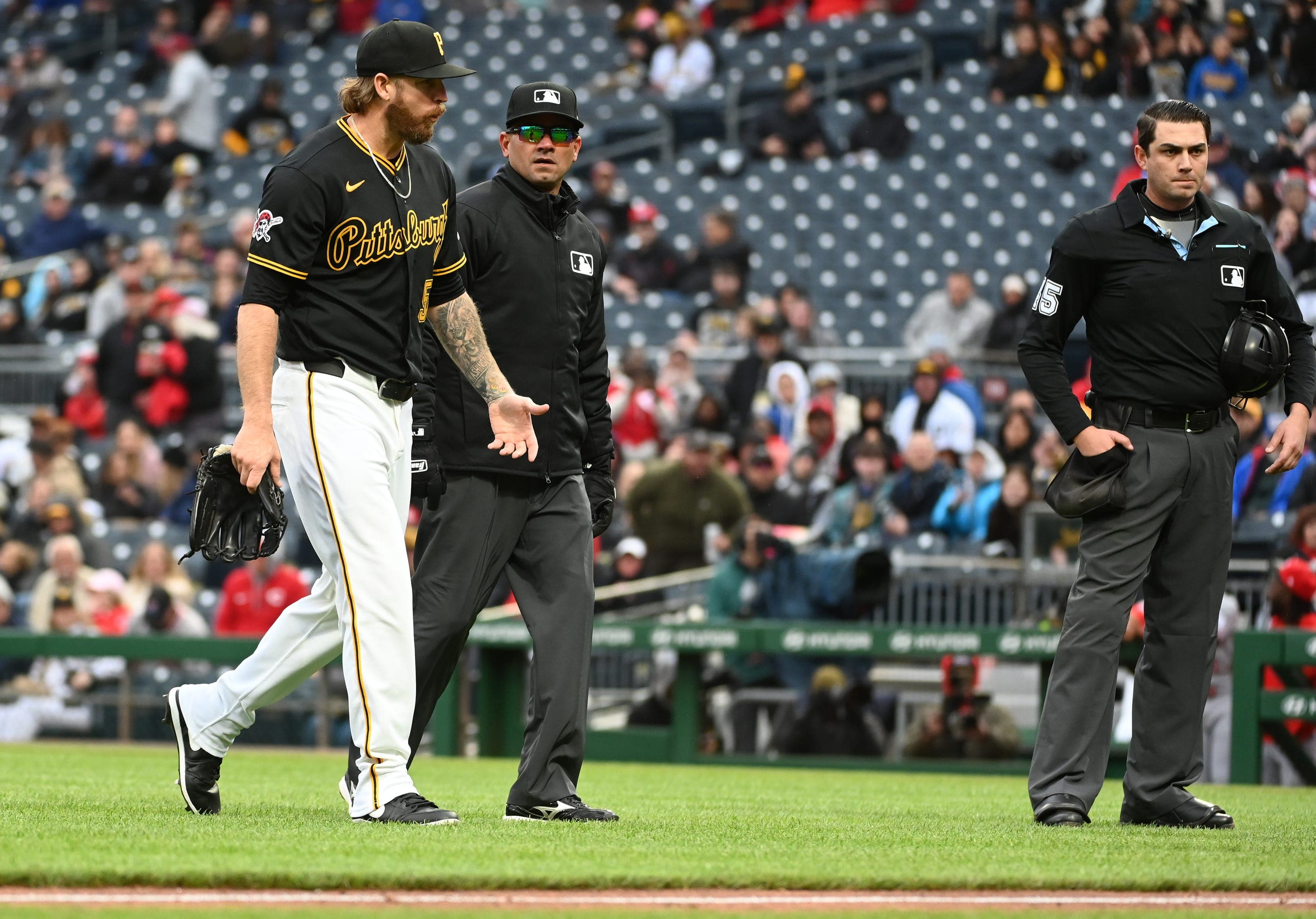 Pirates' Chris Devenski suspended three games for throwing at Sal Stewart