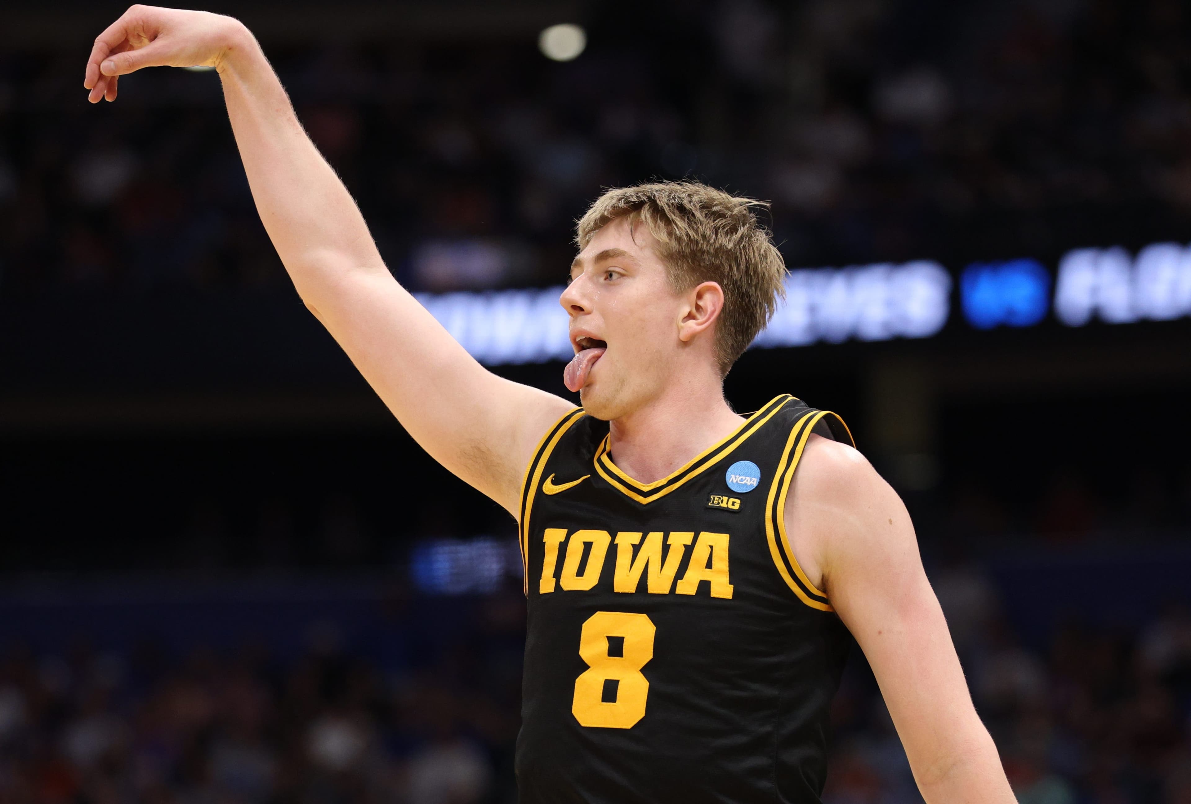 Florida basketball stunned by Iowa in March Madness Round 2 upset