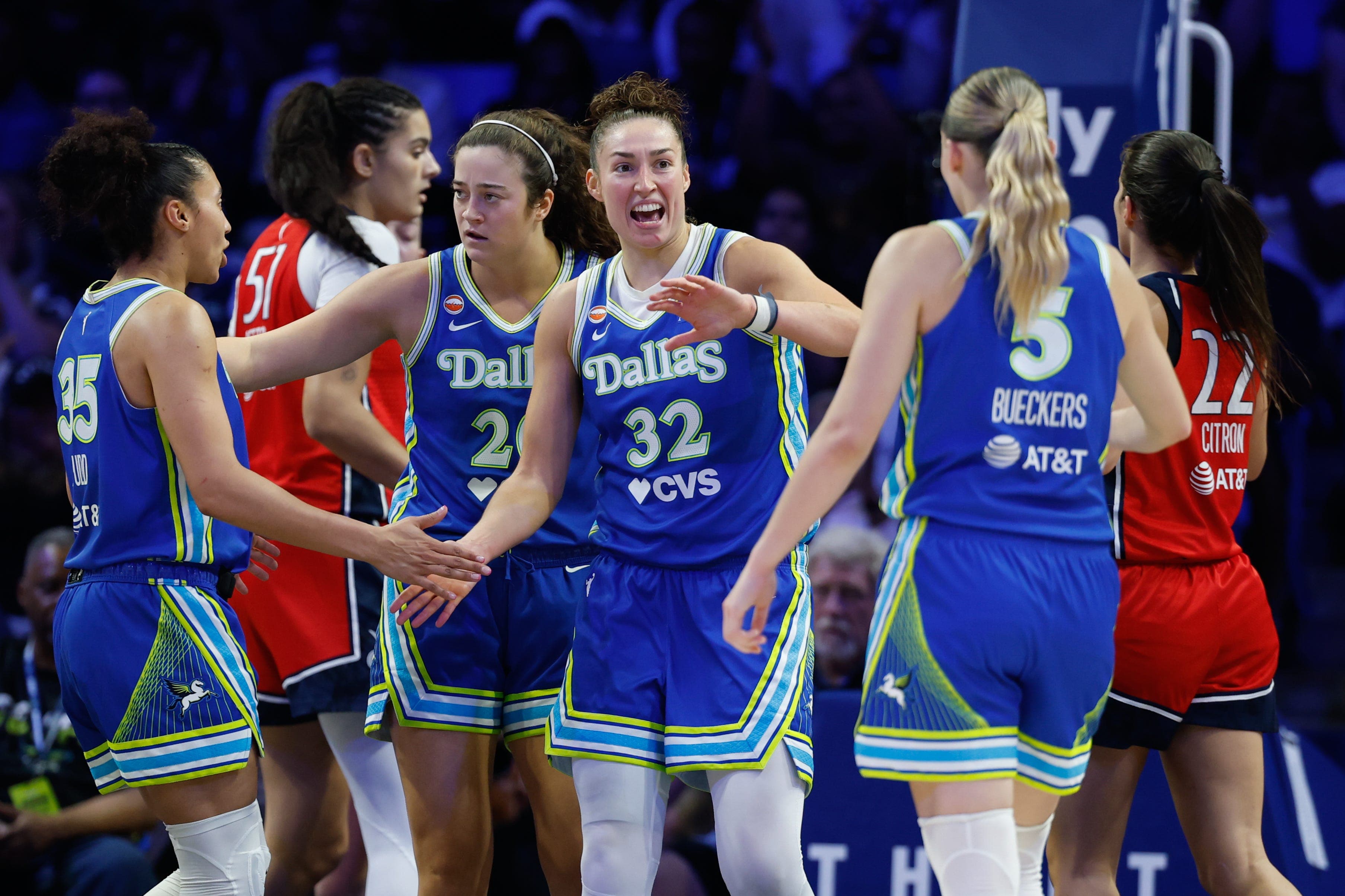 Dallas Wings respond to coach's public criticism with blowout win over Mystics