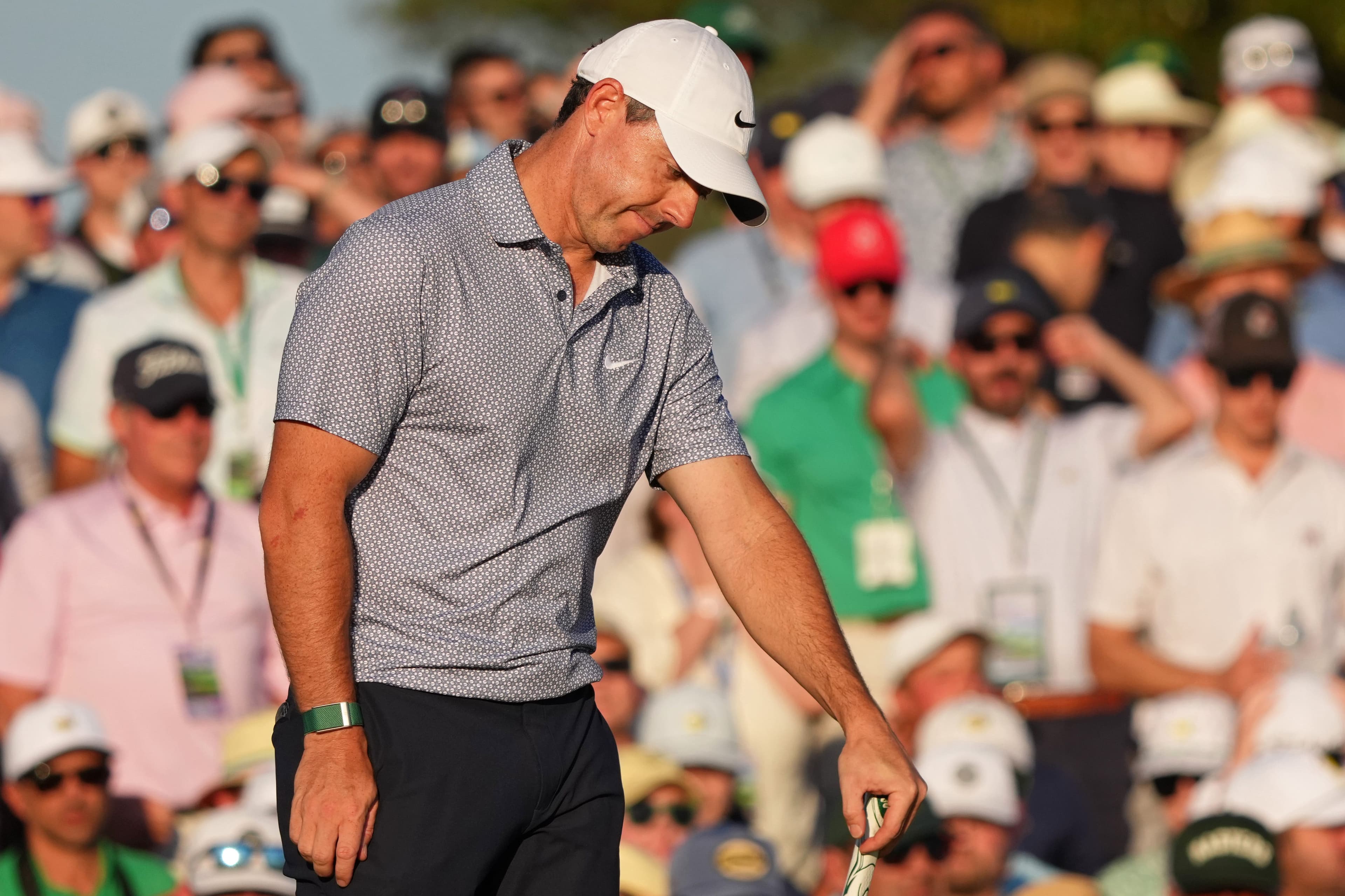 Rory McIlroy's big Masters lead disappears, tournament now wide open