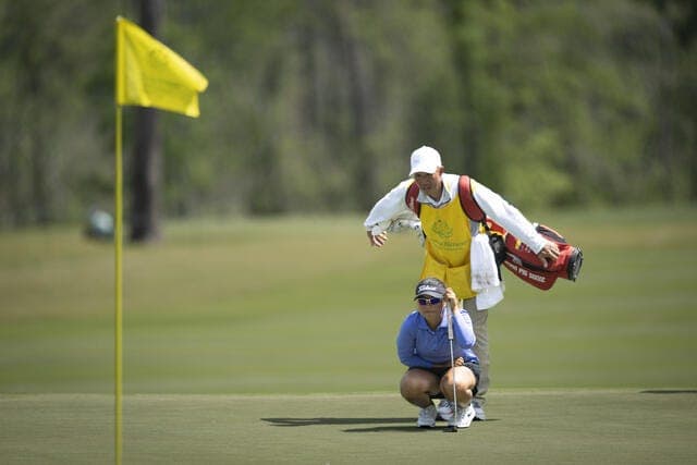 Firefighter may be winning caddie at Augusta National Women's Amateur