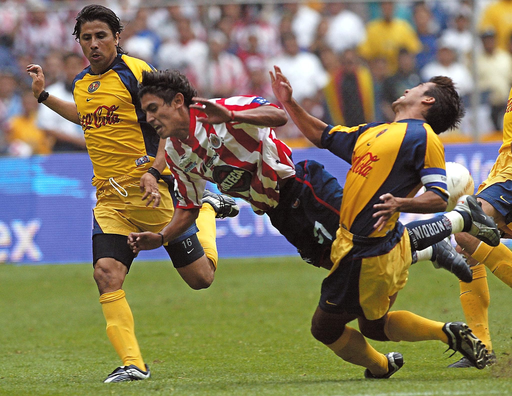 Adelanto to host legends soccer match between Chivas and America players