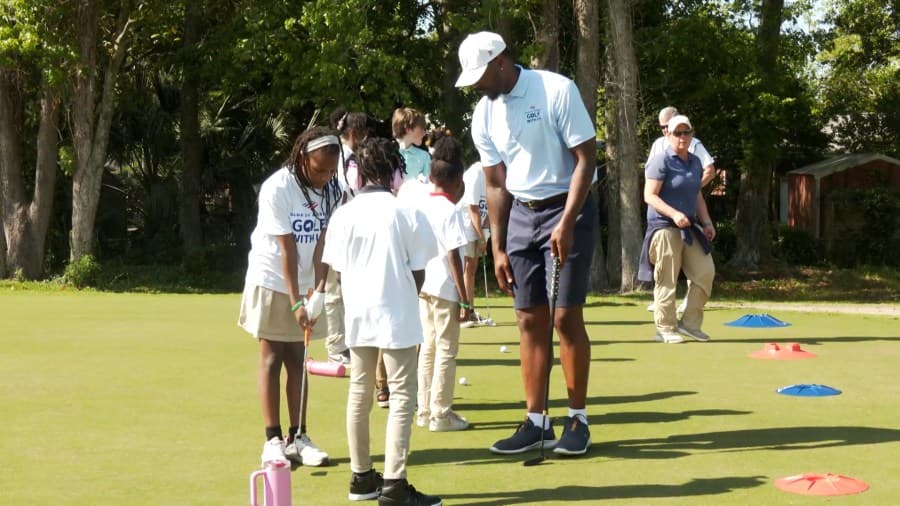 Gamecock great Sidney Rice & Bank of America host golf clinic