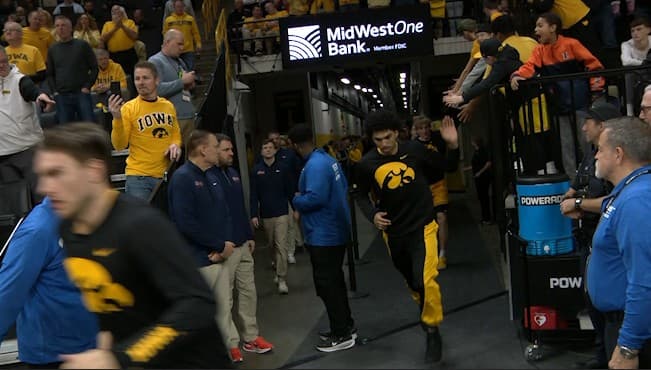 Iowa men’s basketball prepares for rematch with Illinois