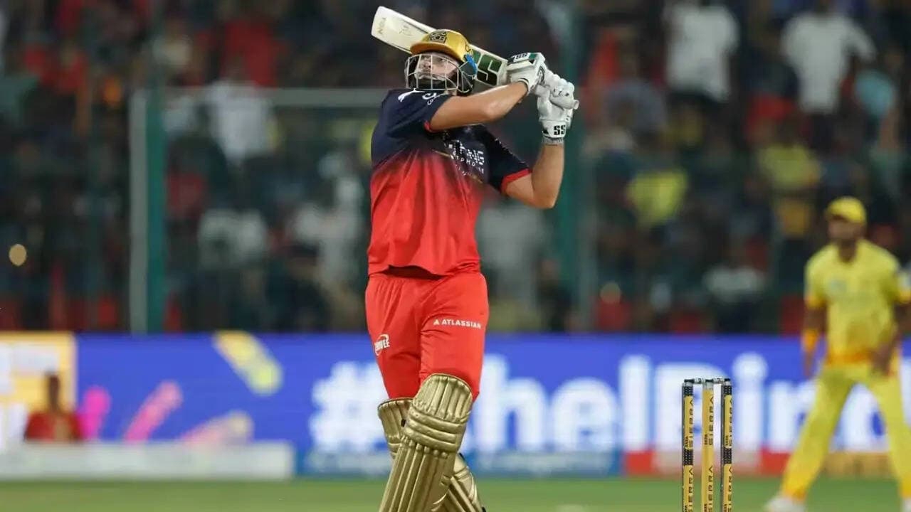 RCB vs CSK: Tim David goes ballistic, equals AB de Villiers record to ...