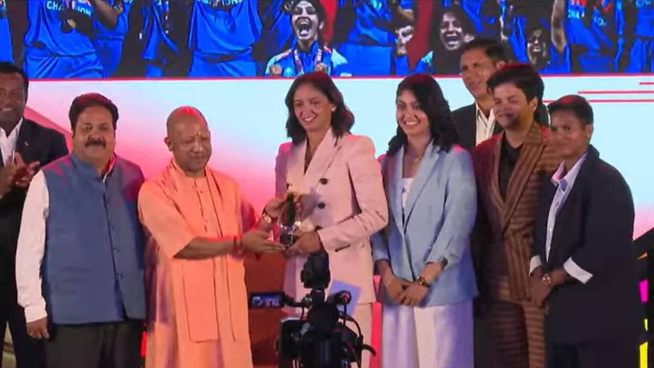 TOISA 2025: India women's cricket teams sweep Team of the Year awards