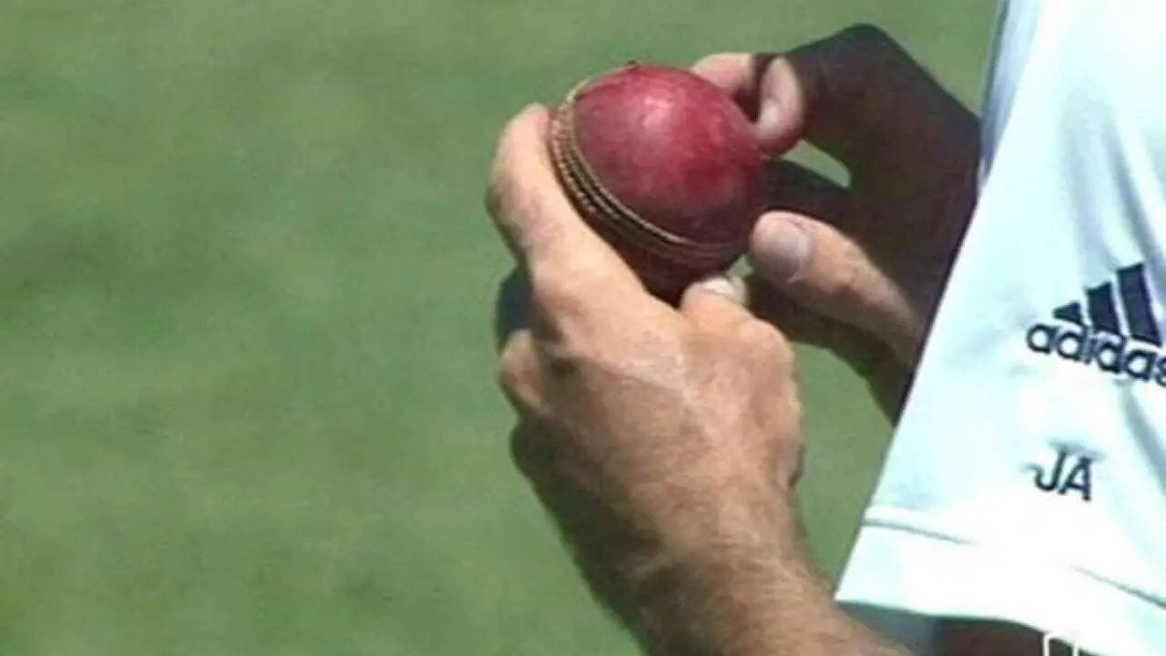 'Let people scratch the ball': England cricketer calls to 'legalise' ball tampering
