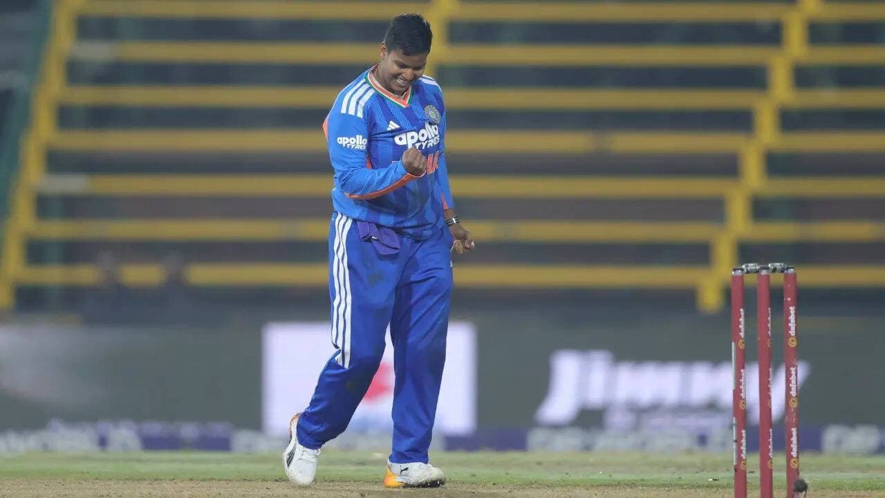 4th T20I: All-round Deepti Sharma stars as India beat South Africa by 14 runs, avoid whitewash
