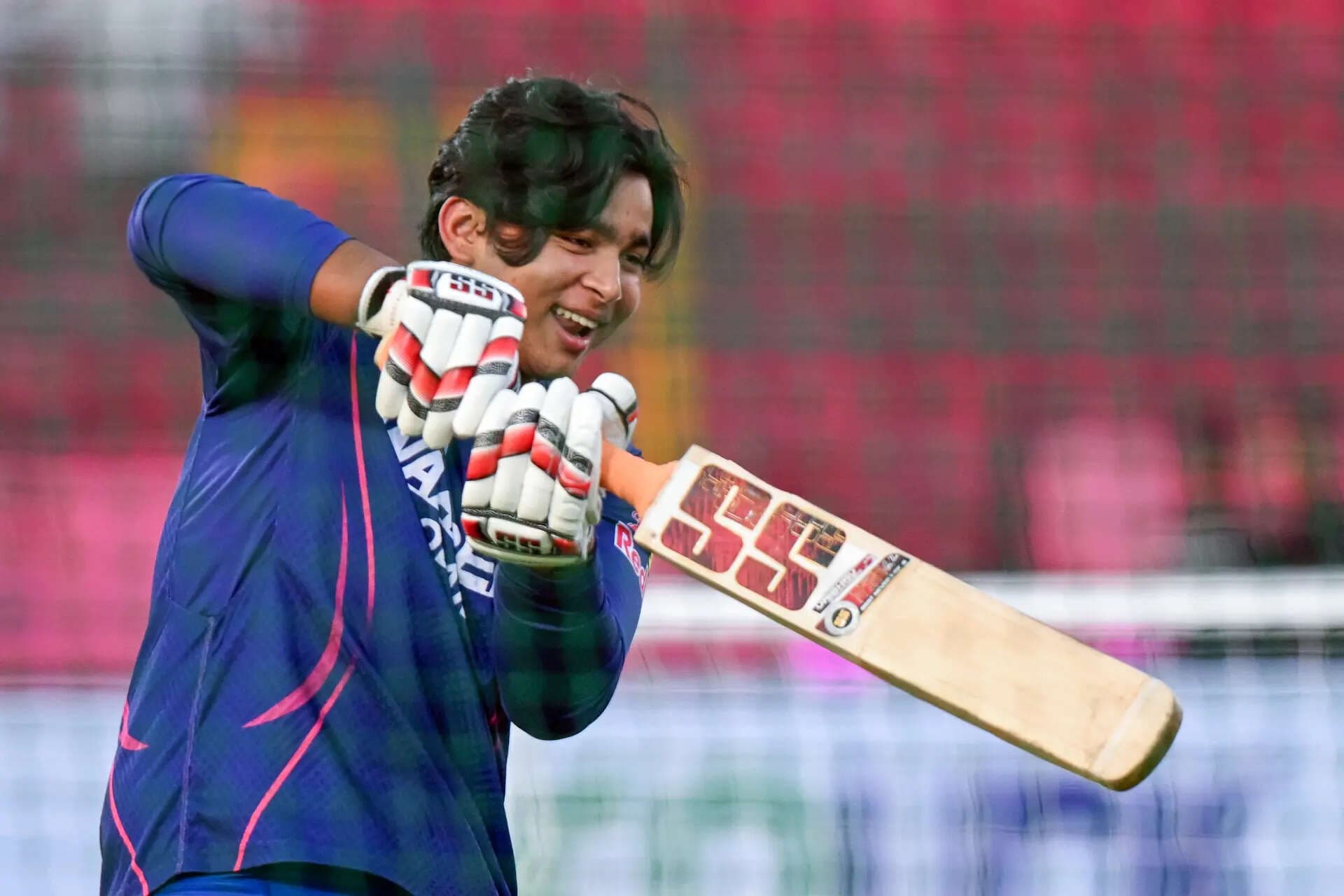 IPL 2026: Jos Buttler shows class with special gift for Vaibhav Sooryavanshi - Watch