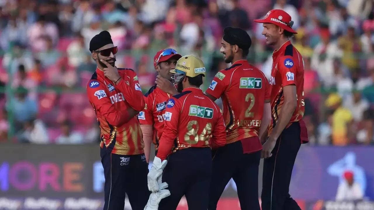 New Headline: Coach Praises Karan Johar for Enthralling Performance in Live Show