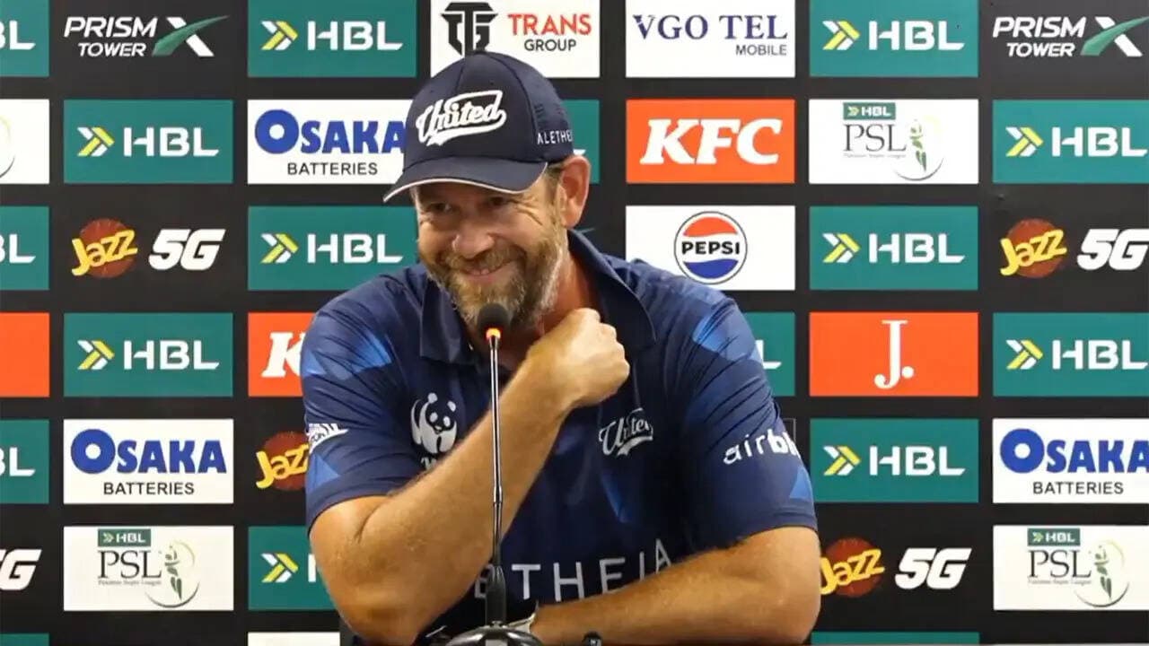 ‘IPL a movie?’: Jacob Oram bursts out laughing as PSL presser goes viral - Watch