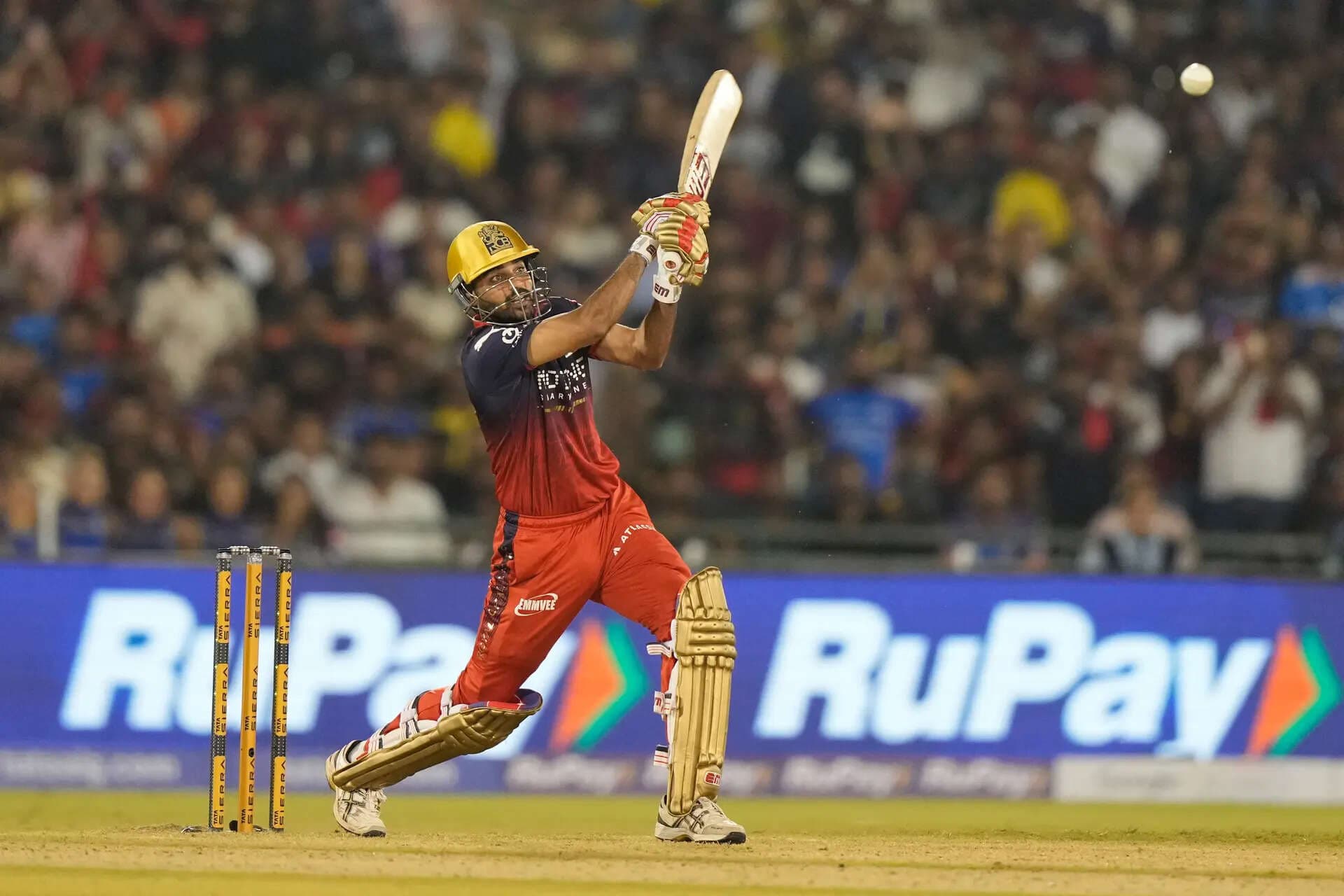 Watch: Bhuvneshwar Kumar’s first IPL six in 10 years that broke Mumbai hearts