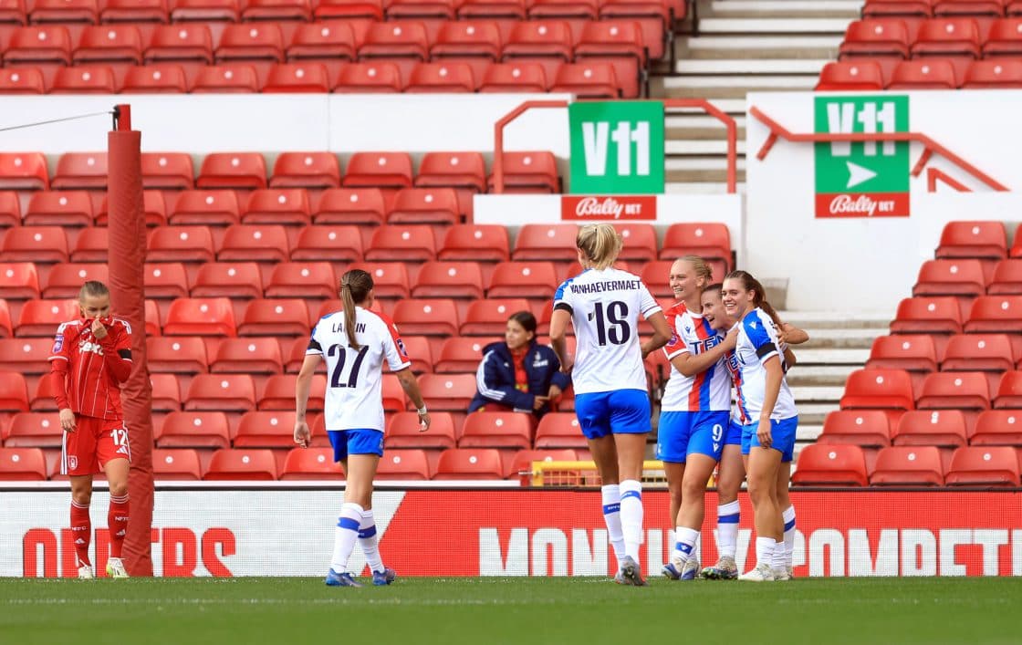 Crystal Palace winger Sharpe signs new deal
