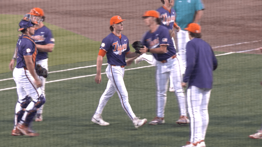 Clemson wins at #7 Coastal Carolina 8-4