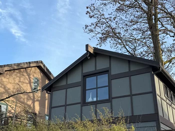 Slog AM: ICE Deploys to Some Airports, Deadly Plane Crash at LaGuardia Airport, Trump Celebrates Negotiations with Iran that Iran Says Never Happened