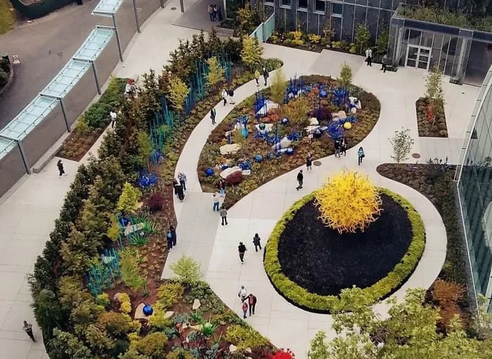 Slog AM: Where Did Bothell’s Crows Go, SPD Arrest Suspect in Rainier Valley’s Double Homicide, King Charles Is Thinking Twice About Coming to Trump’s America