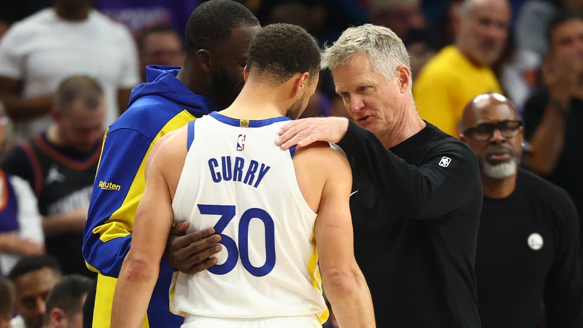 What Steve Kerr told Steph, Draymond during emotional hug late in Warriors' loss