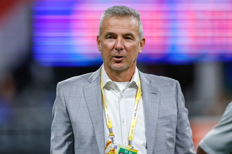 Late Lou Holtz’s Terror Made Urban Meyer Commit a Major Slip Up With His Family