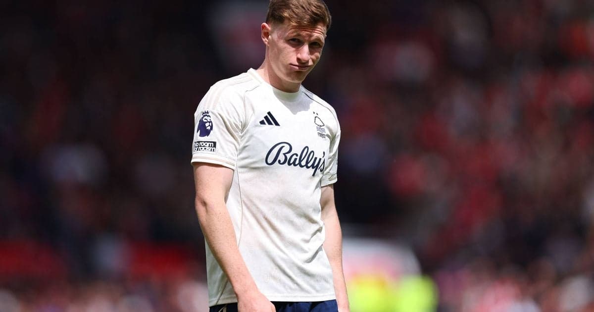“I see too many crabs in central midfield”: Neville says Elliot Anderson is the “outstanding candidate” for Man Utd rebuild