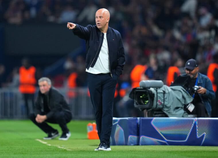 Slot defends decision to leave Salah on the bench as Liverpool lose to PSG