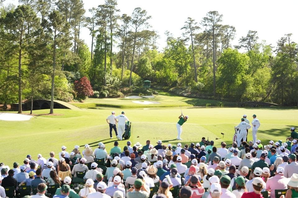 In A Noisy Sports World, The Masters Stays Quiet