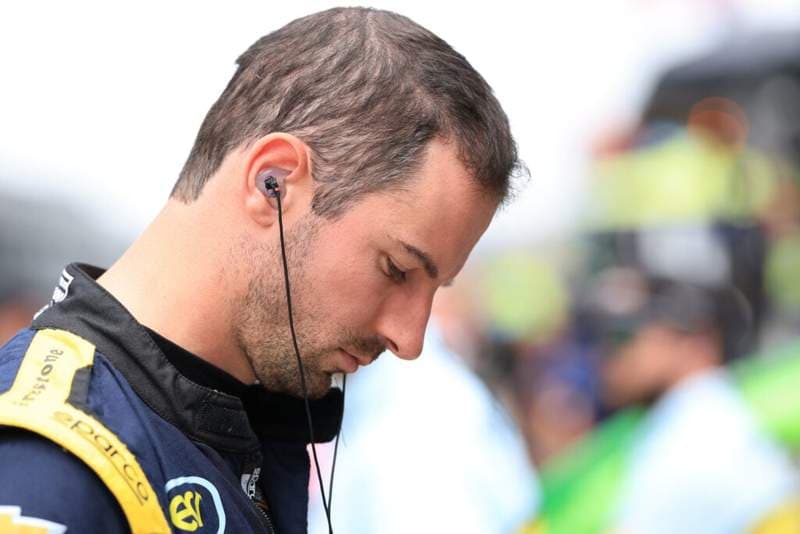 Alexander Rossi spotted with heavy cast amid Indy 500 uncertainty rumours