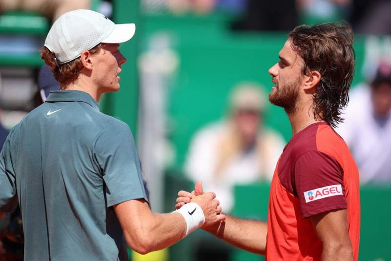 Jannik Sinner sets new mark in comfortable win over Alexander Zverev