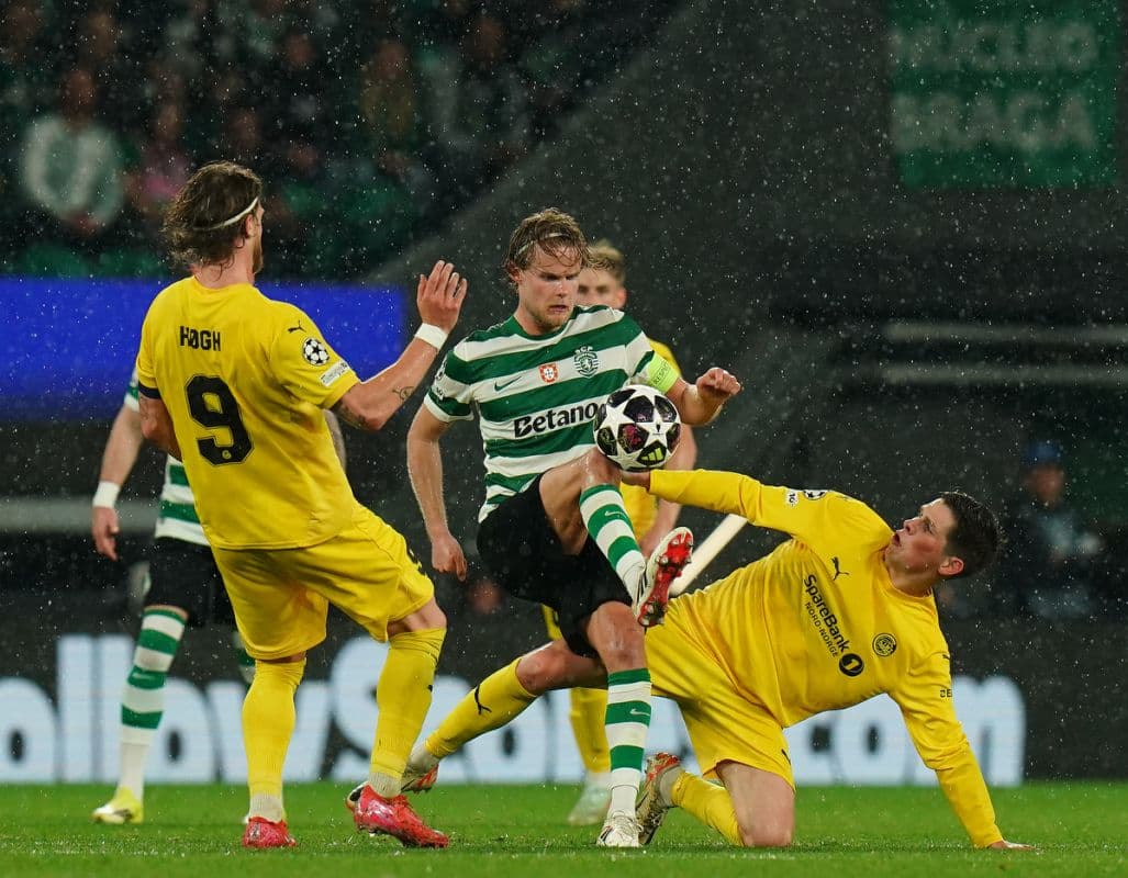 Man City open talks for holding midfielder tracked by Juventus & Man Utd