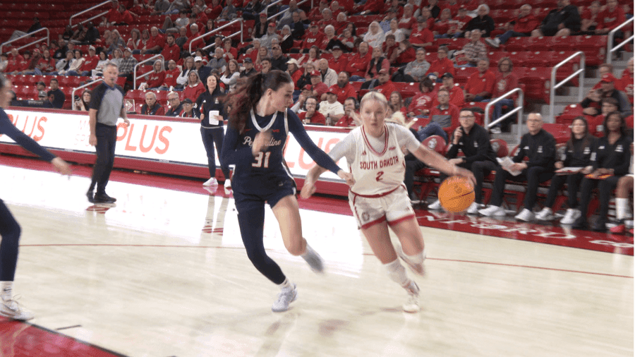 South Dakota cruises to 73-57 win over Pepperdine, to host Montana State in WNIT Great 8