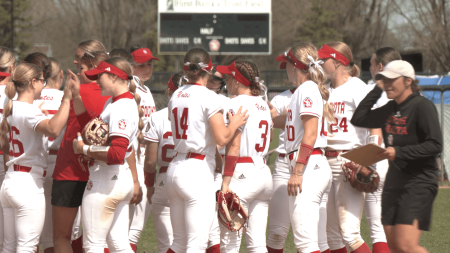 Evans tosses three-hit gem as Yotes upset top-seed Omaha in shutout